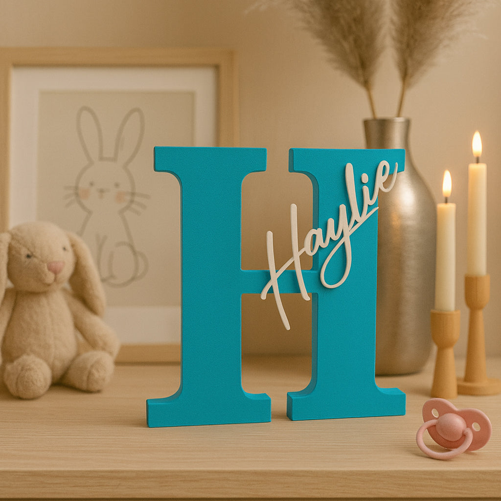 Buchstabe mit Namensgravur in verschiedenen Farben – personalisiertes Geschenk für Kinderzimmer
