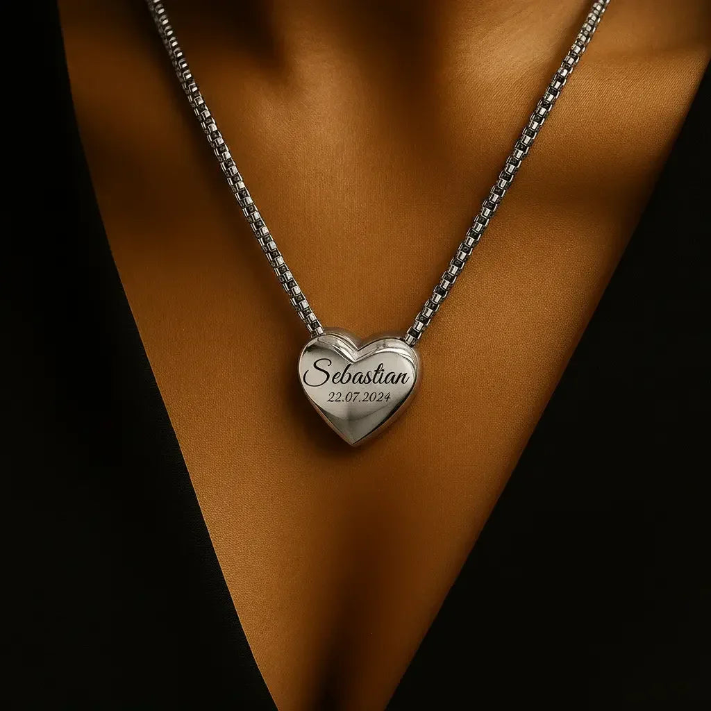 Getragener Herzanhänger aus Silber mit Gravur an Kette – Elena’s World