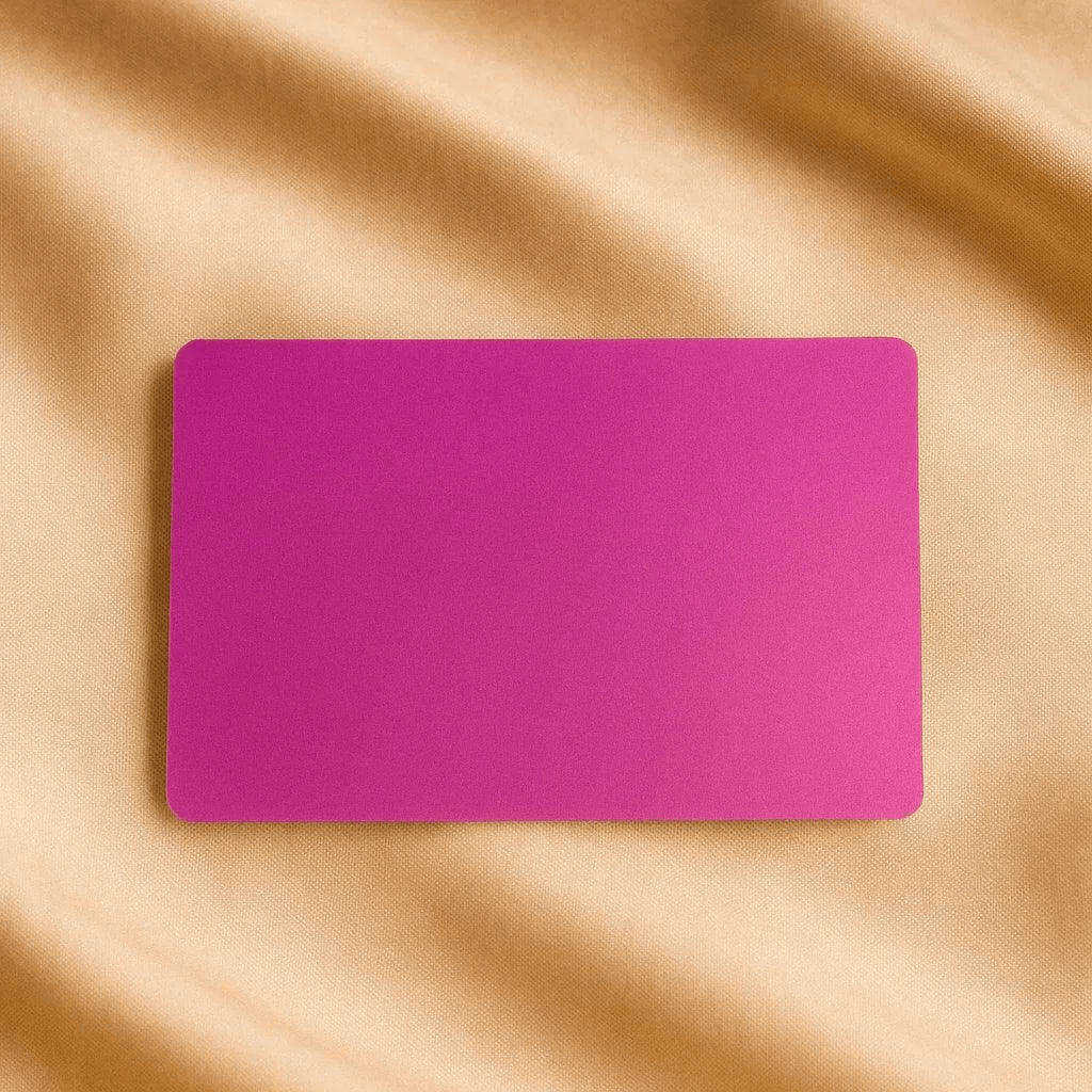 Metall Visitenkarten mit Gravur – Stilvoll, präzise & unvergesslich in rot gold schwarz pink rosa grün blau