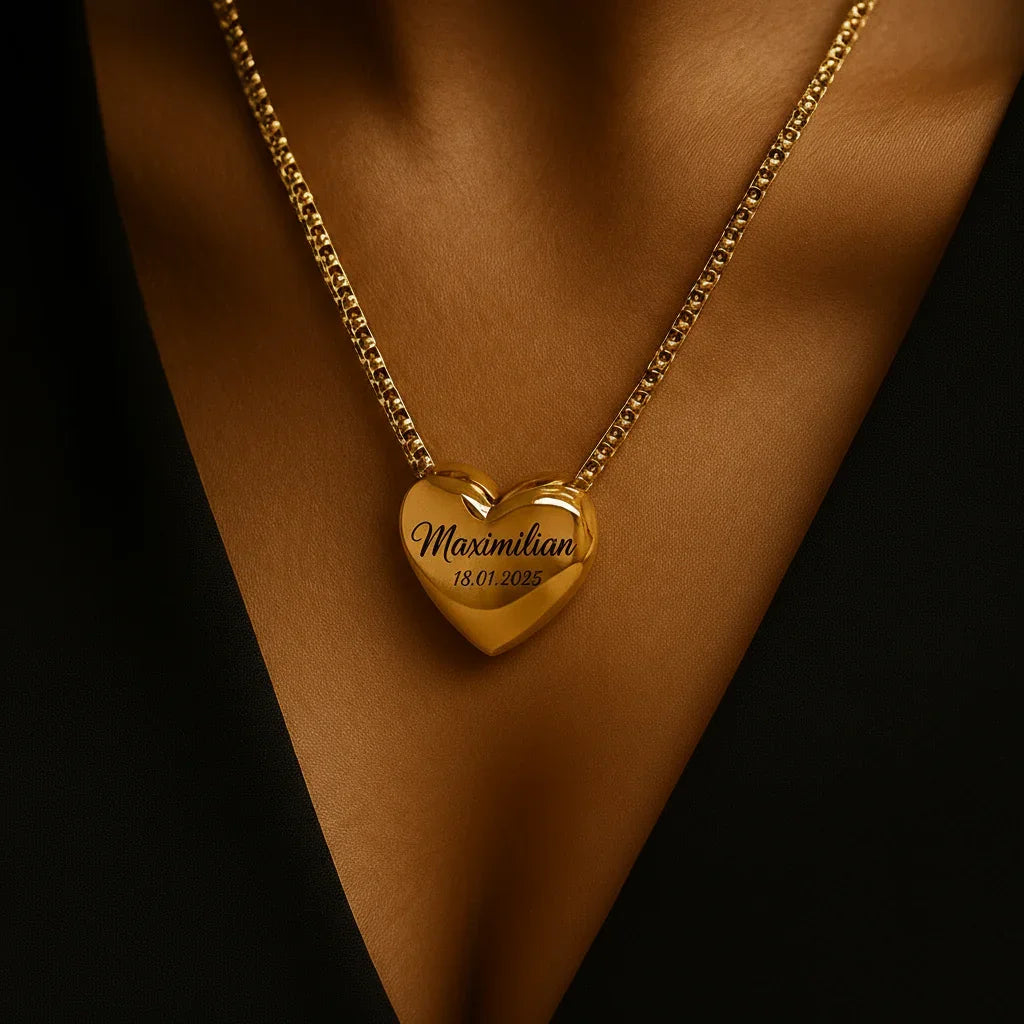 Herzanhänger aus Gold mit Gravur und Kette – Elena’s World