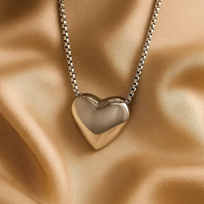 Herzanhänger aus Silber mit Gravur und Kette – Elena’s World